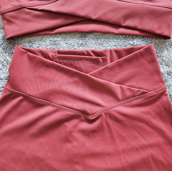 Danysu Snatched Waist Crossover Shorts and Top Workout Gym 2 pcs - Picture 5 of 12